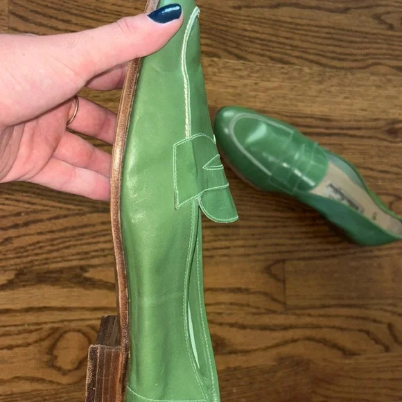 Vintage Green Leather Loafers - Picture 2 of 3
